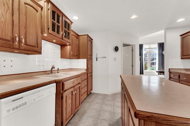 3755 W Eaglecrest Street, Battlefield, MO 65619