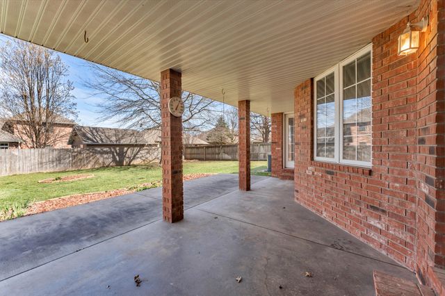 3755 W Eaglecrest Street, Battlefield, MO 65619