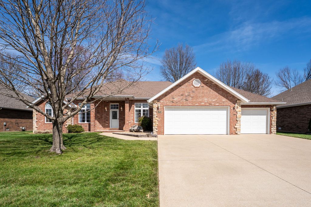 3755 W Eaglecrest Street, Battlefield, MO 65619