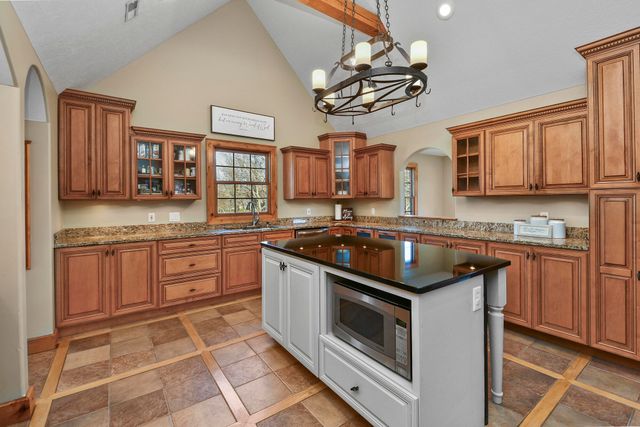 2010 S 22nd Avenue, Ozark, MO 65721