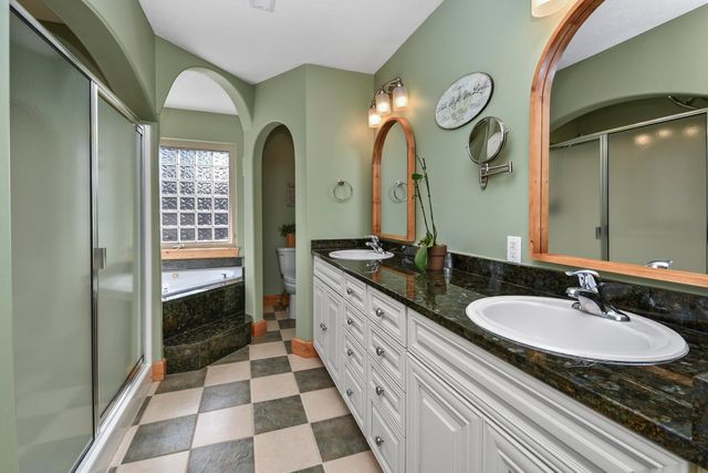 2010 S 22nd Avenue, Ozark, MO 65721