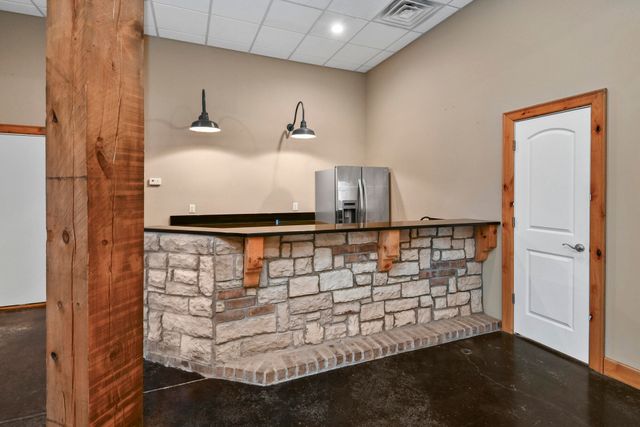 2010 S 22nd Avenue, Ozark, MO 65721