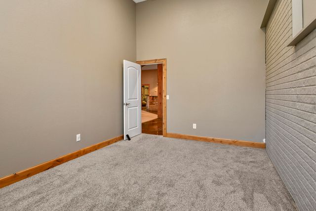 2010 S 22nd Avenue, Ozark, MO 65721