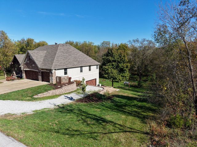2010 S 22nd Avenue, Ozark, MO 65721