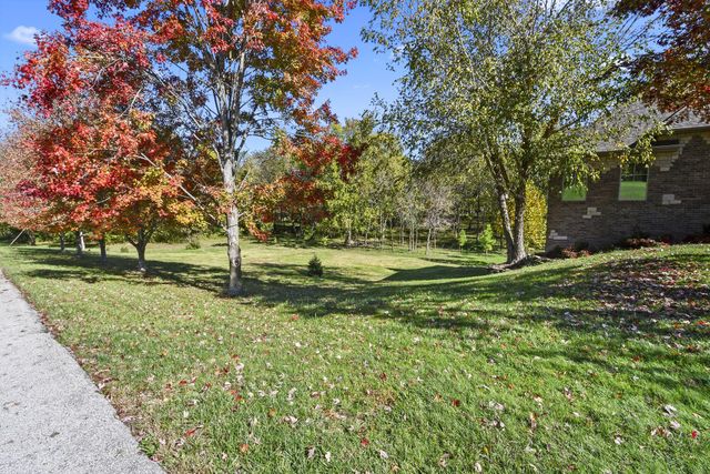 2010 S 22nd Avenue, Ozark, MO 65721
