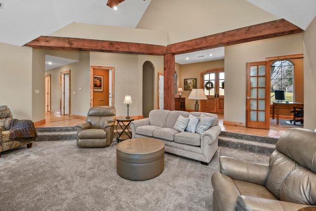 2010 S 22nd Avenue, Ozark, MO 65721