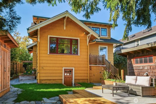 8024 16th Avenue NE, Seattle, WA 98115