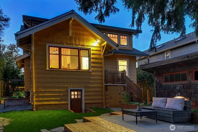 8024 16th Avenue NE, Seattle, WA 98115