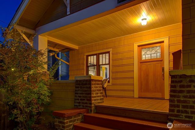 8024 16th Avenue NE, Seattle, WA 98115