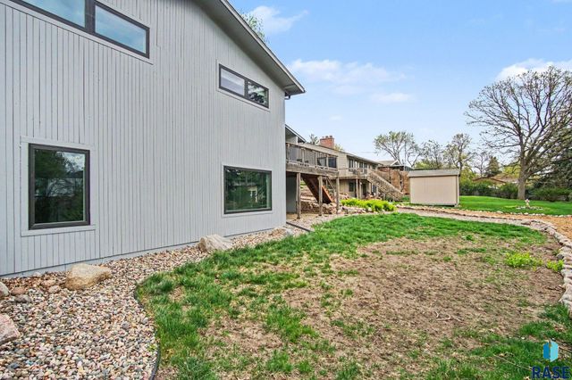 1916 S Austin Dr Drive, Sioux Falls, SD 57105
