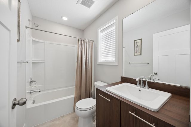 7225 Dora Drive, Lino Lakes, MN 55038