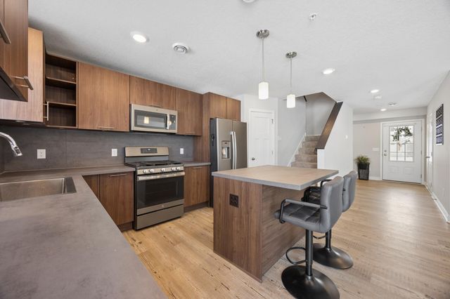 7225 Dora Drive, Lino Lakes, MN 55038