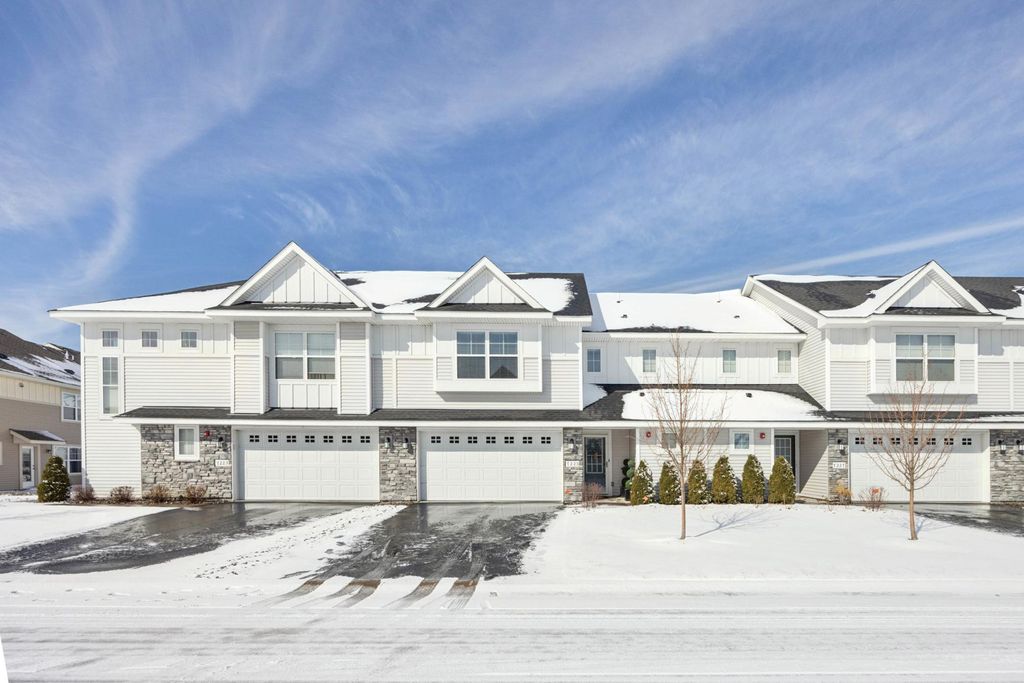 7225 Dora Drive, Lino Lakes, MN 55038