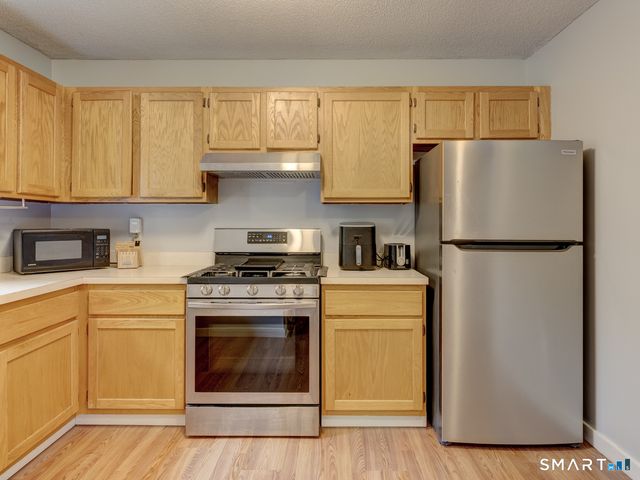 245 East Woodland Street 35, Meriden, CT 06451