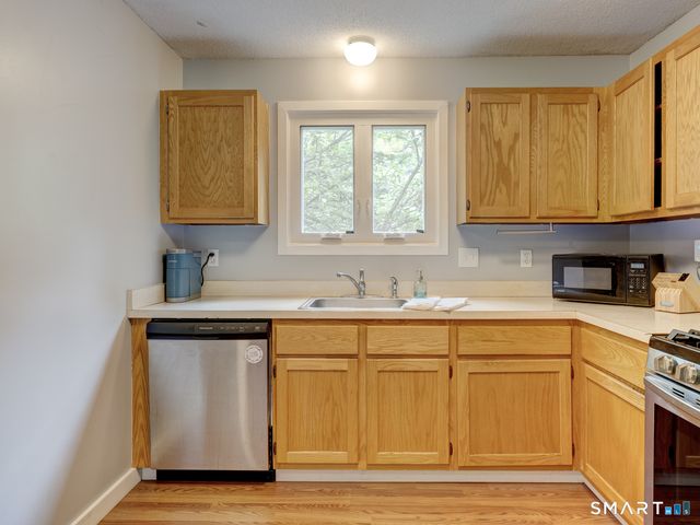 245 East Woodland Street 35, Meriden, CT 06451
