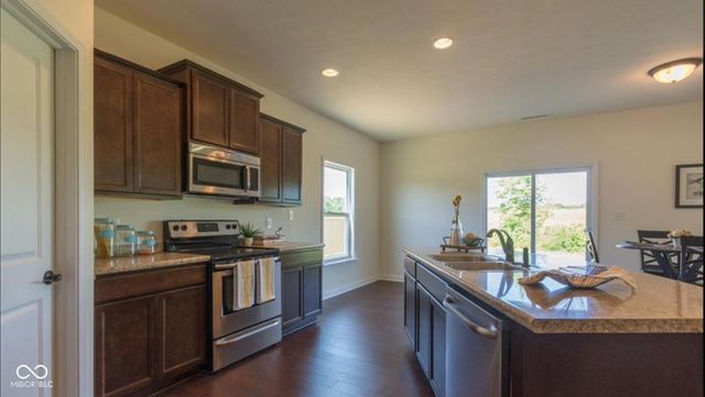 10613 N Country View Way, Mooresville, IN 46158