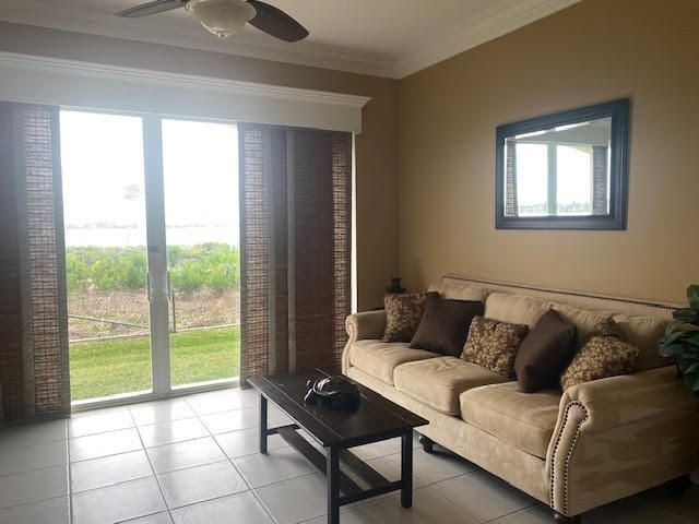20 Harbour Isle Drive W 106, Fort Pierce, FL 34949