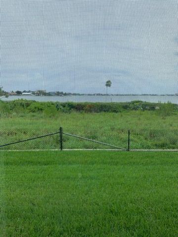 20 Harbour Isle Drive W 106, Fort Pierce, FL 34949