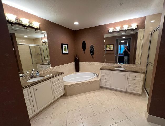 20 Harbour Isle Drive W 106, Fort Pierce, FL 34949