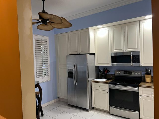 20 Harbour Isle Drive W 106, Fort Pierce, FL 34949