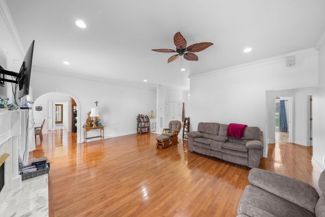 215 Franklin Heights Dr, Winchester, TN 37398