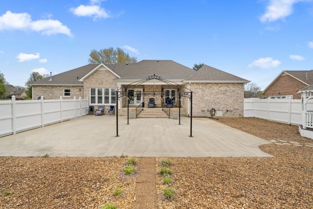 215 Franklin Heights Dr, Winchester, TN 37398