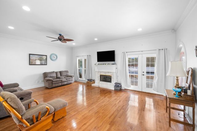 215 Franklin Heights Dr, Winchester, TN 37398