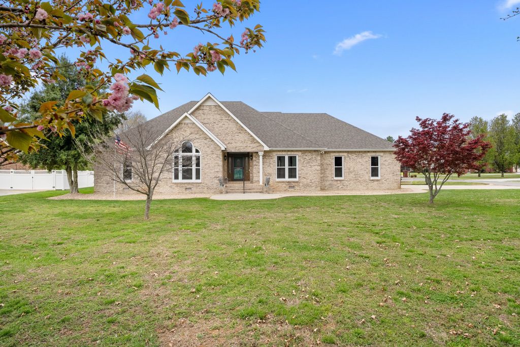215 Franklin Heights Dr, Winchester, TN 37398
