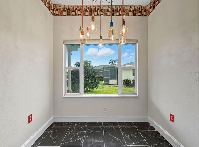 8607 51ST AVENUE W, Bradenton, FL 34210
