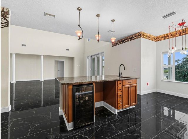8607 51ST AVENUE W, Bradenton, FL 34210