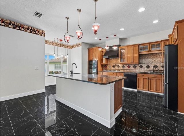 8607 51ST AVENUE W, Bradenton, FL 34210