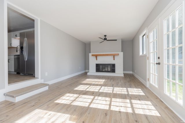 5007 Manor Court, Evansville, IN 47710