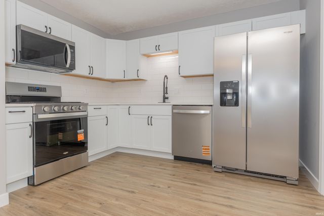 5007 Manor Court, Evansville, IN 47710