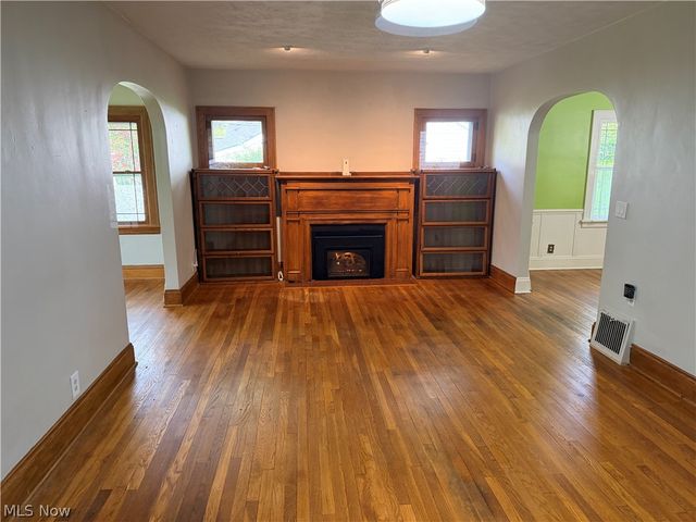 546 Letchworth Drive, Akron, OH 44303