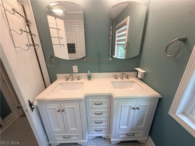 546 Letchworth Drive, Akron, OH 44303