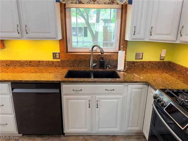 546 Letchworth Drive, Akron, OH 44303
