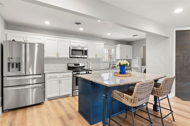 10647 Chesterton Drive, Dallas, TX 75238