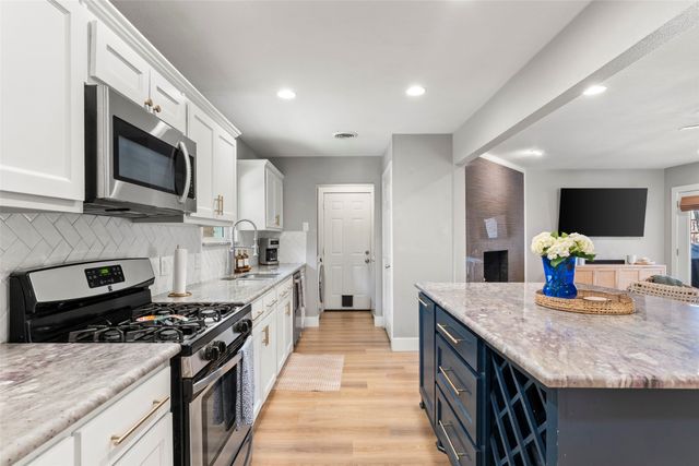 10647 Chesterton Drive, Dallas, TX 75238