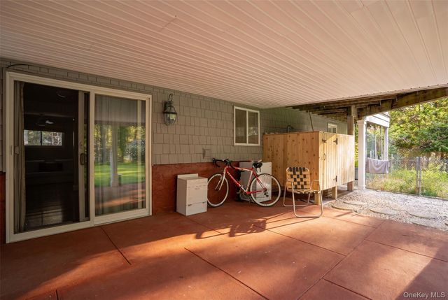 50 Runnymeade Drive, East Hampton, NY 11937