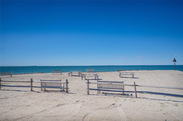 50 Runnymeade Drive, East Hampton, NY 11937