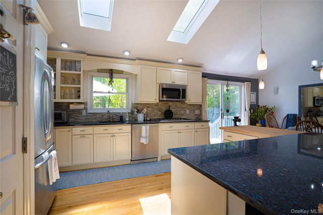 50 Runnymeade Drive, East Hampton, NY 11937