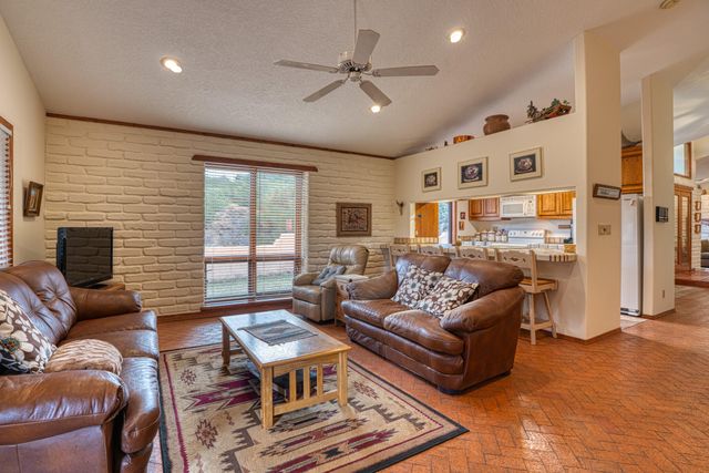 3 Tres Hermanos Road, Placitas, NM 87043