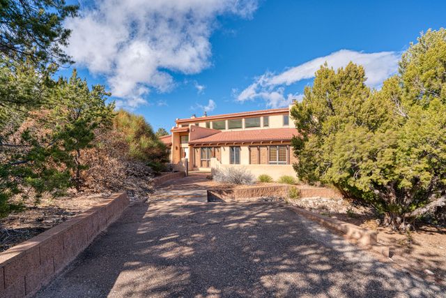 3 Tres Hermanos Road, Placitas, NM 87043