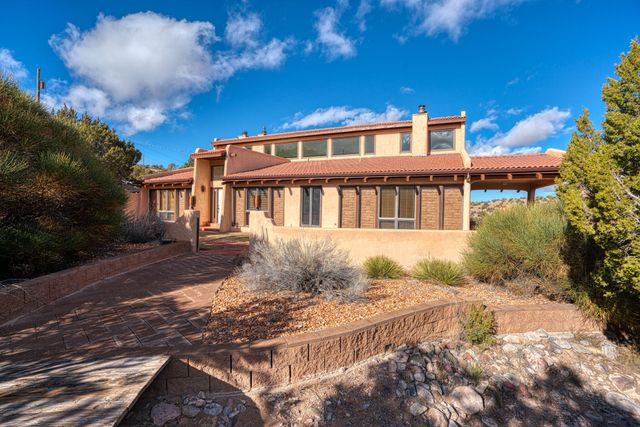 3 Tres Hermanos Road, Placitas, NM 87043