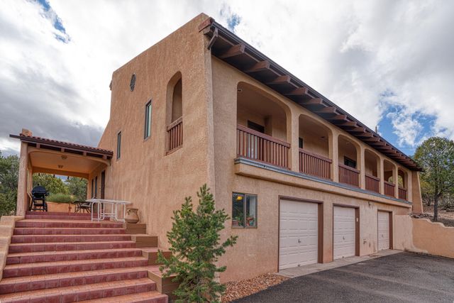 3 Tres Hermanos Road, Placitas, NM 87043