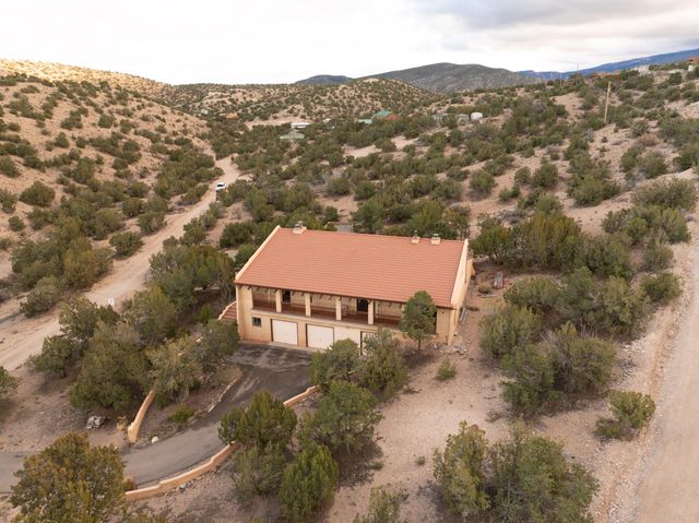 3 Tres Hermanos Road, Placitas, NM 87043