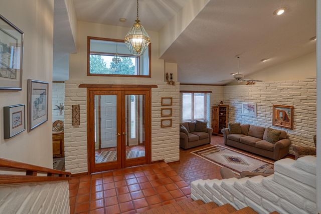 3 Tres Hermanos Road, Placitas, NM 87043