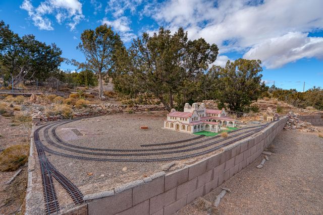 3 Tres Hermanos Road, Placitas, NM 87043