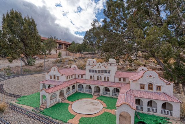 3 Tres Hermanos Road, Placitas, NM 87043