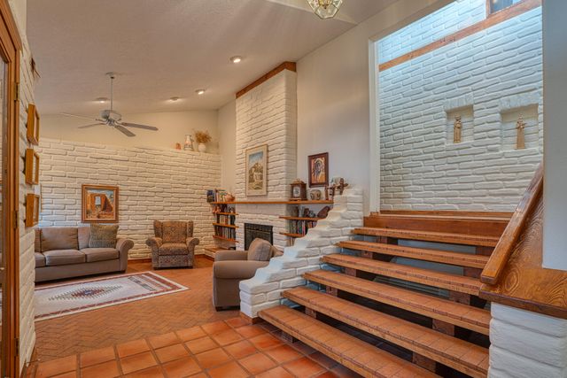 3 Tres Hermanos Road, Placitas, NM 87043